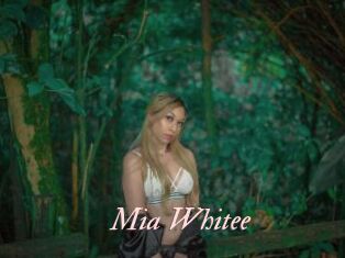 Mia_Whitee