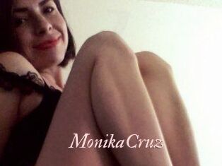 Monika_Cruz